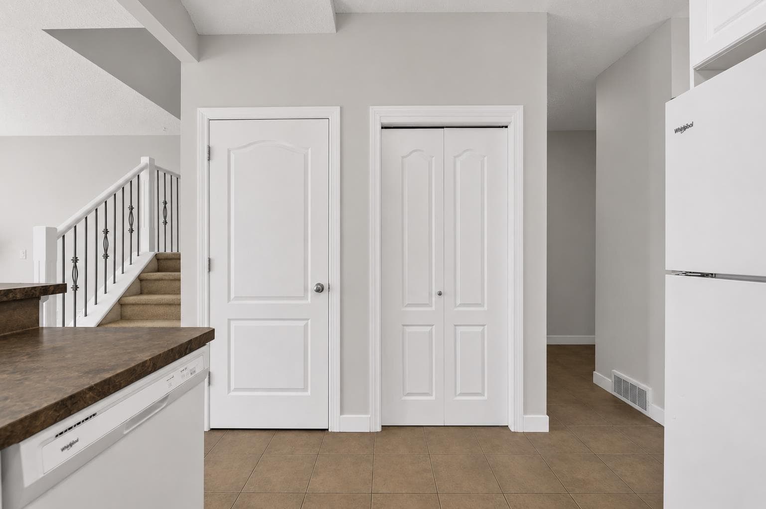 34 Royal Manor NW