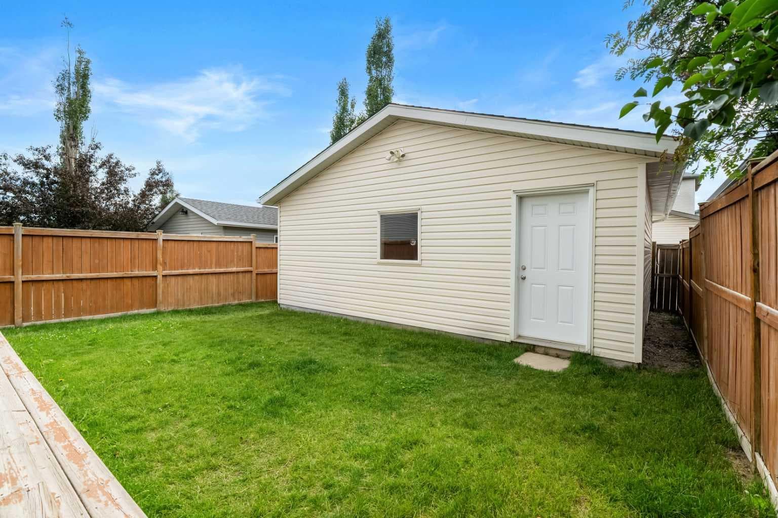 172 Citadel Bluff Close NW