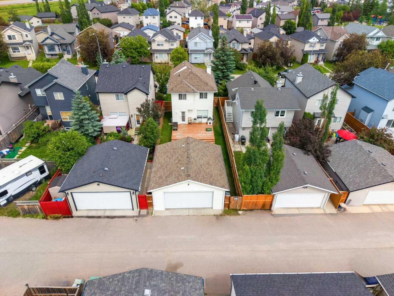 172 Citadel Bluff Close NW