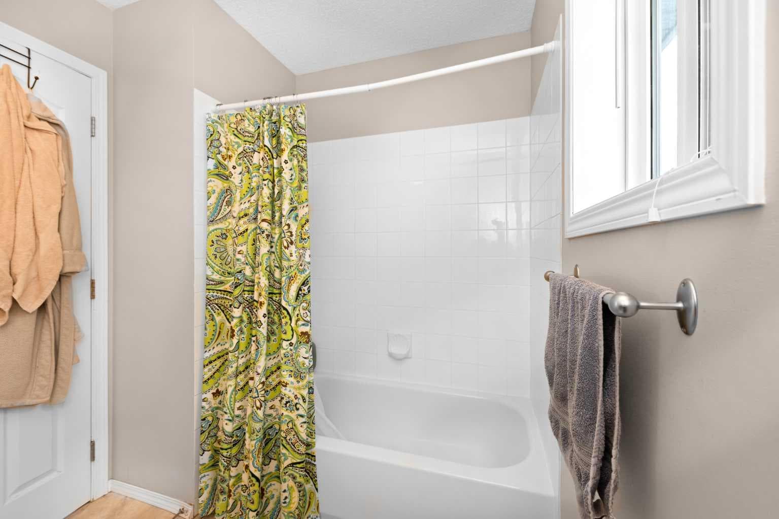 40 hidden Point NW