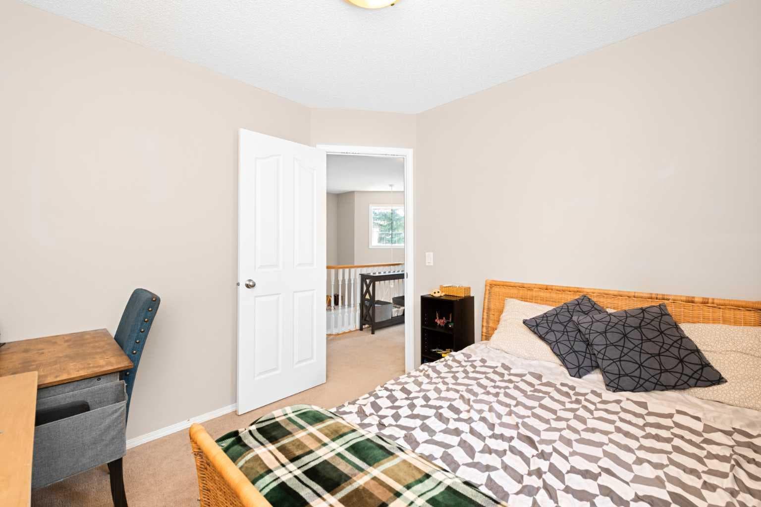 40 hidden Point NW