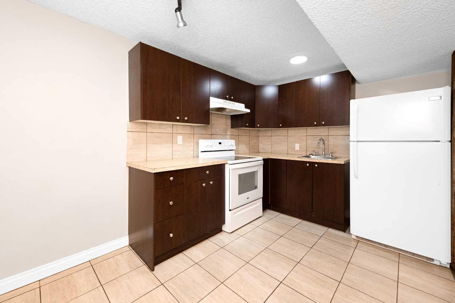 40 hidden Point NW