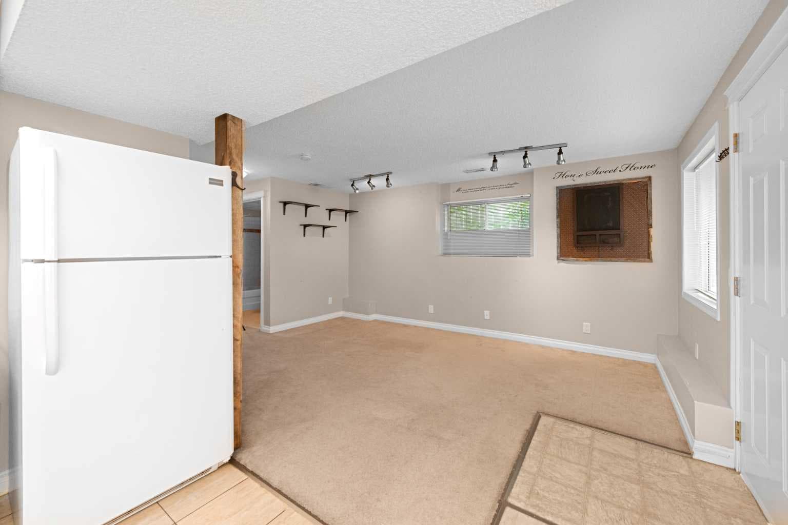 40 hidden Point NW