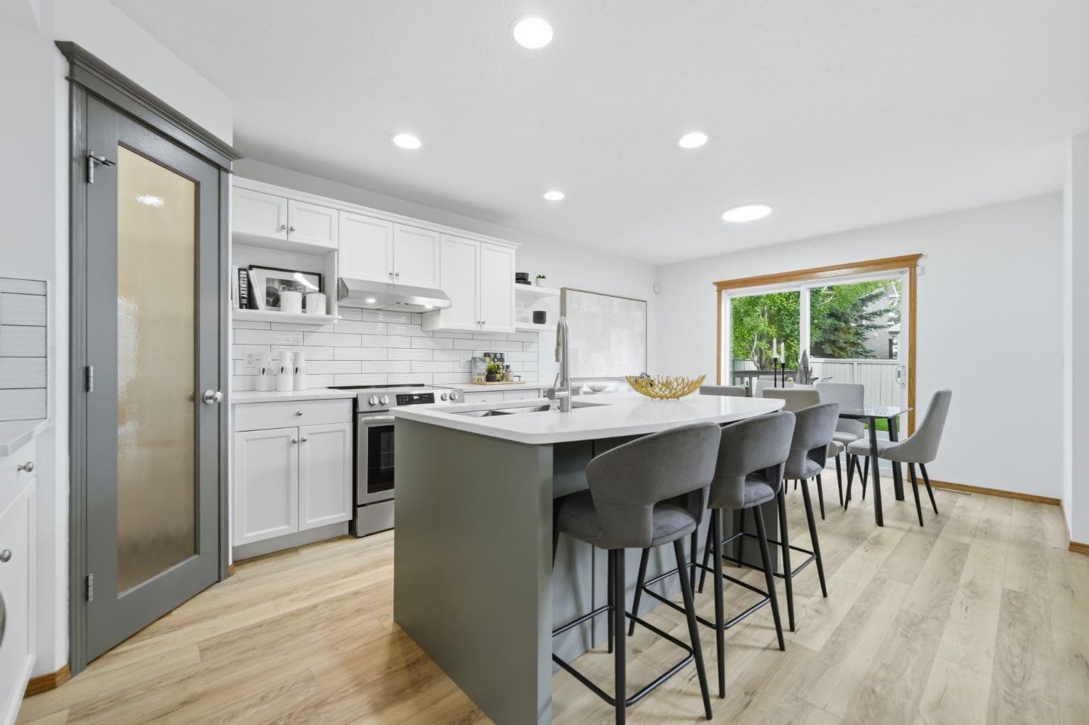 2020 Bridlemeadows Manor SW