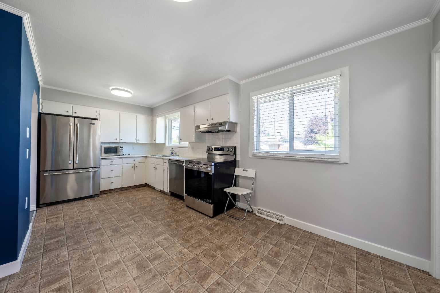 629 Agate Crescent SE