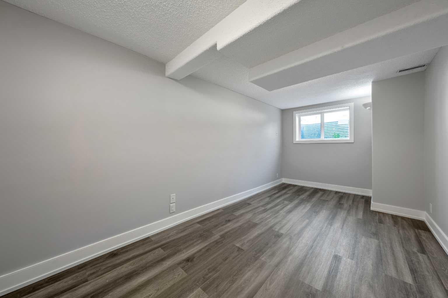 629 Agate Crescent SE