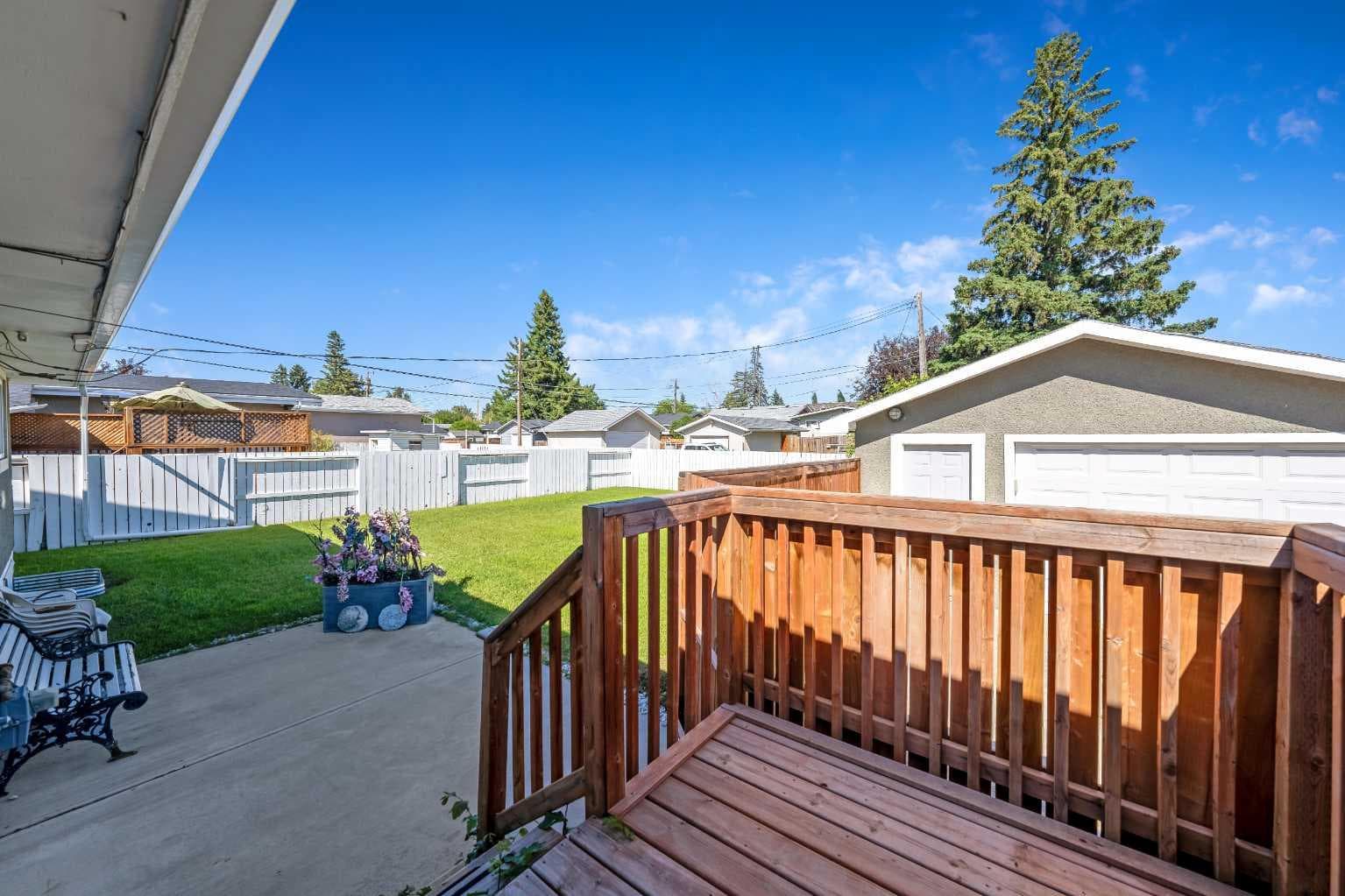 629 Agate Crescent SE