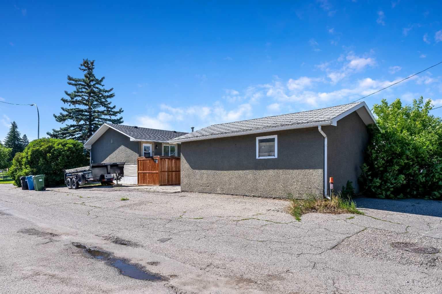 629 Agate Crescent SE
