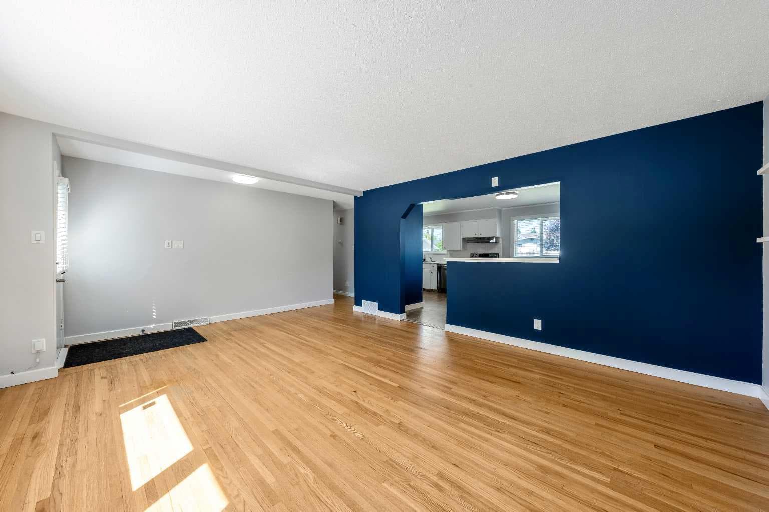 629 Agate Crescent SE
