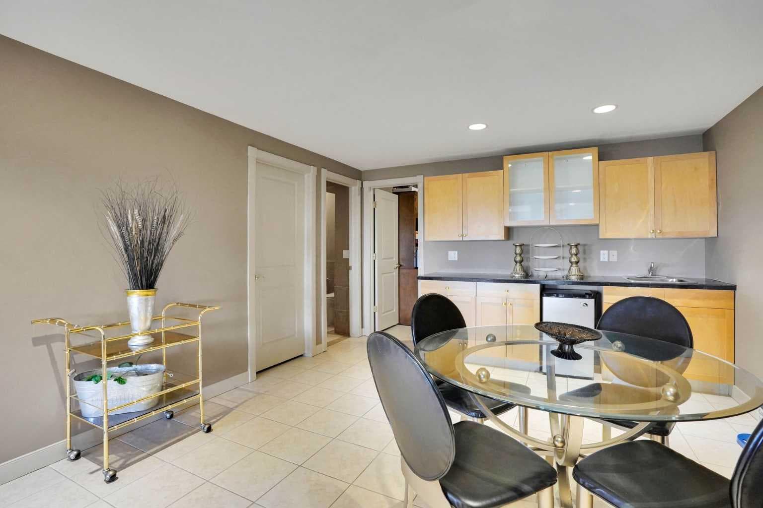 99 Arbour Vista Road NW
