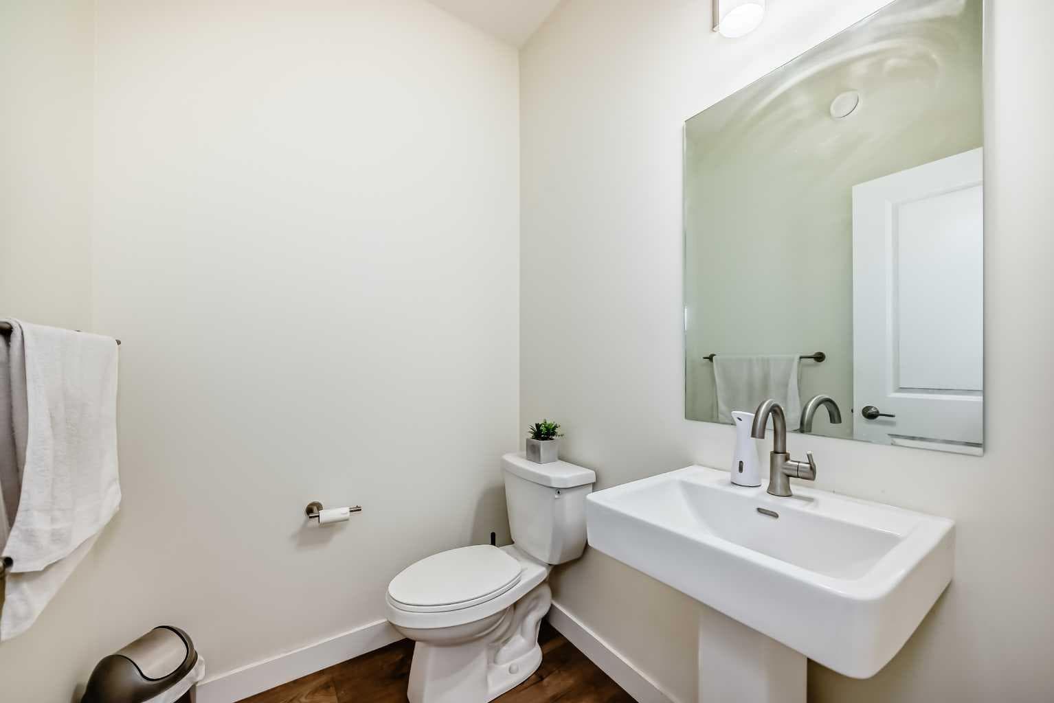 138 Silver Spruce Grove SW