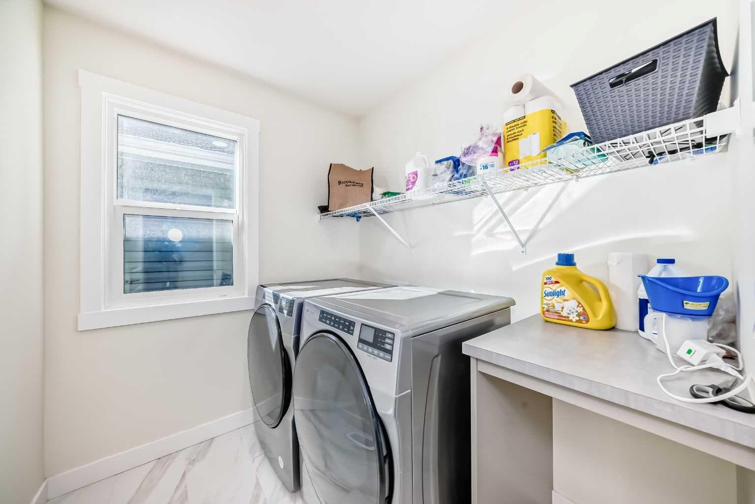 138 Silver Spruce Grove SW