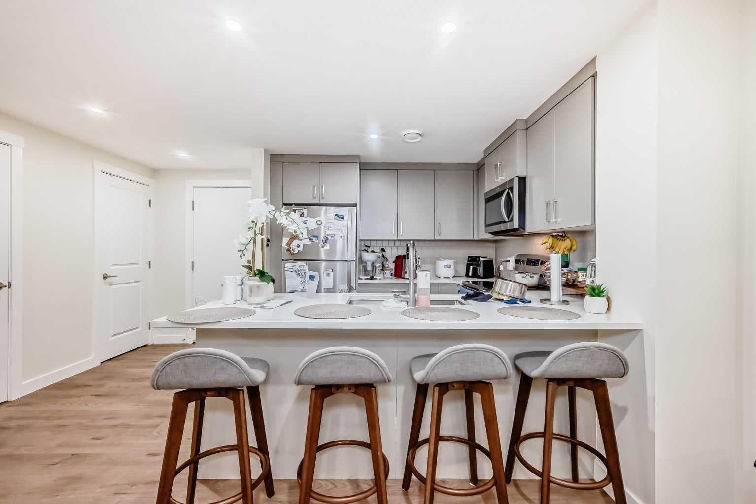 138 Silver Spruce Grove SW