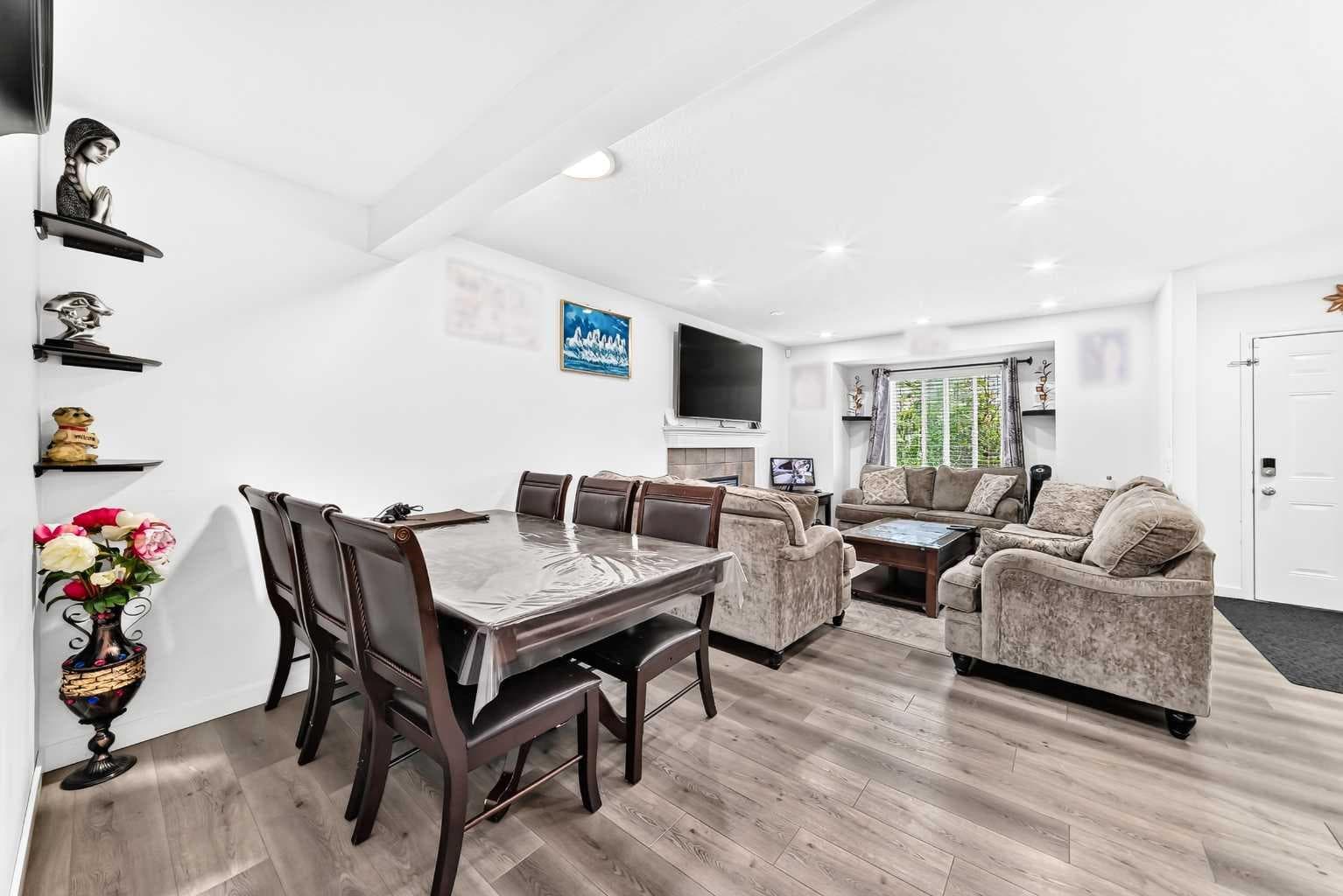 24 Taralake Road NE