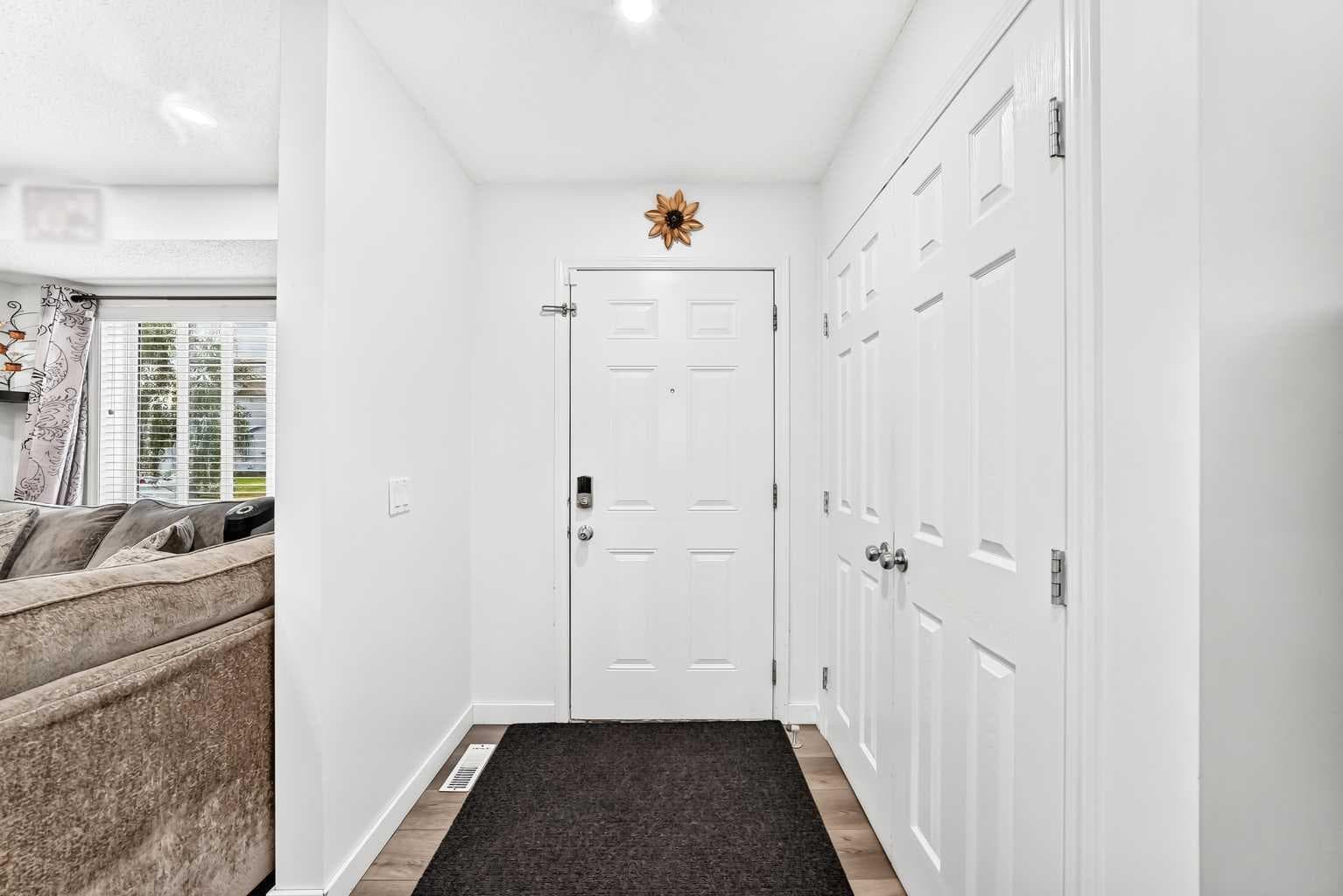 24 Taralake Road NE