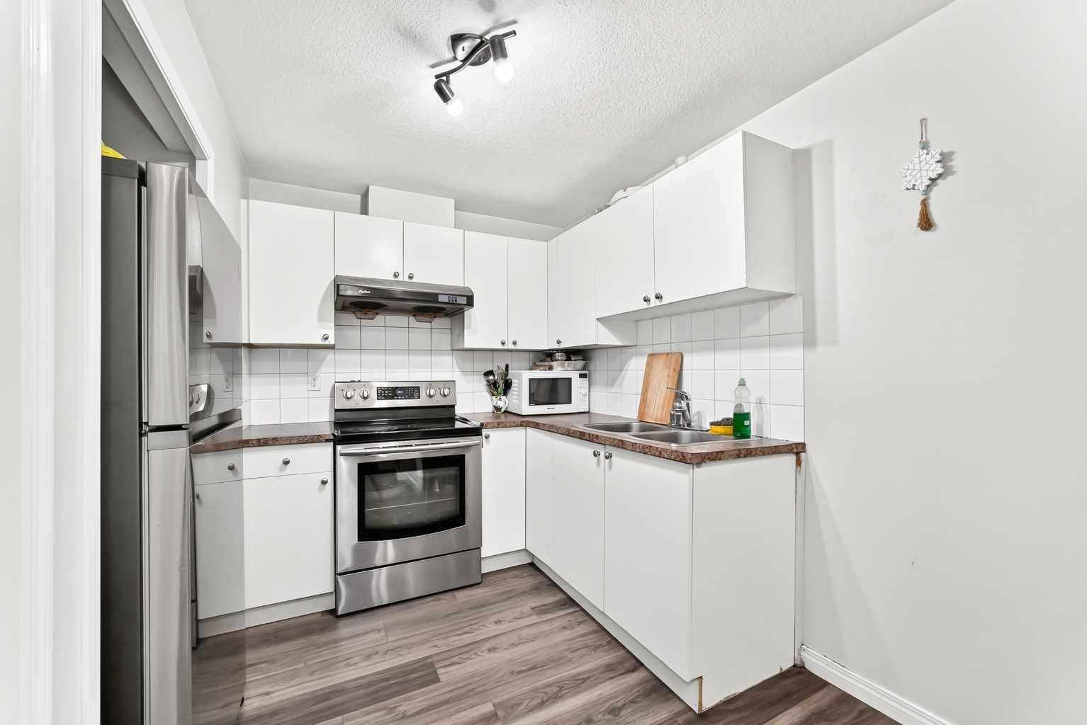 24 Taralake Road NE