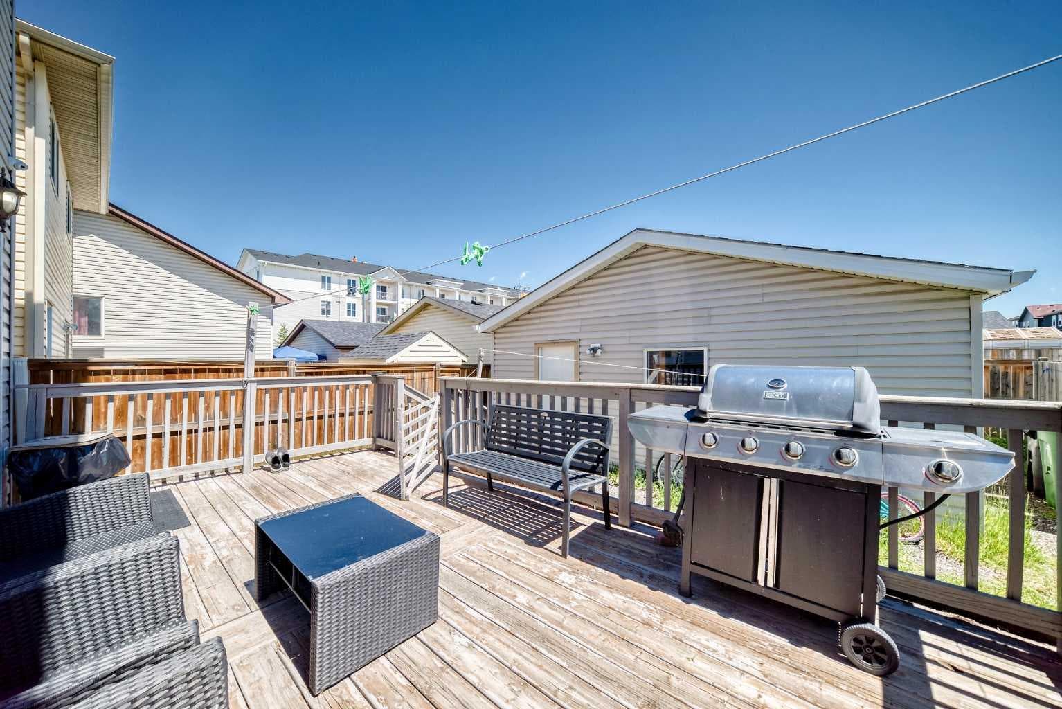 24 Taralake Road NE