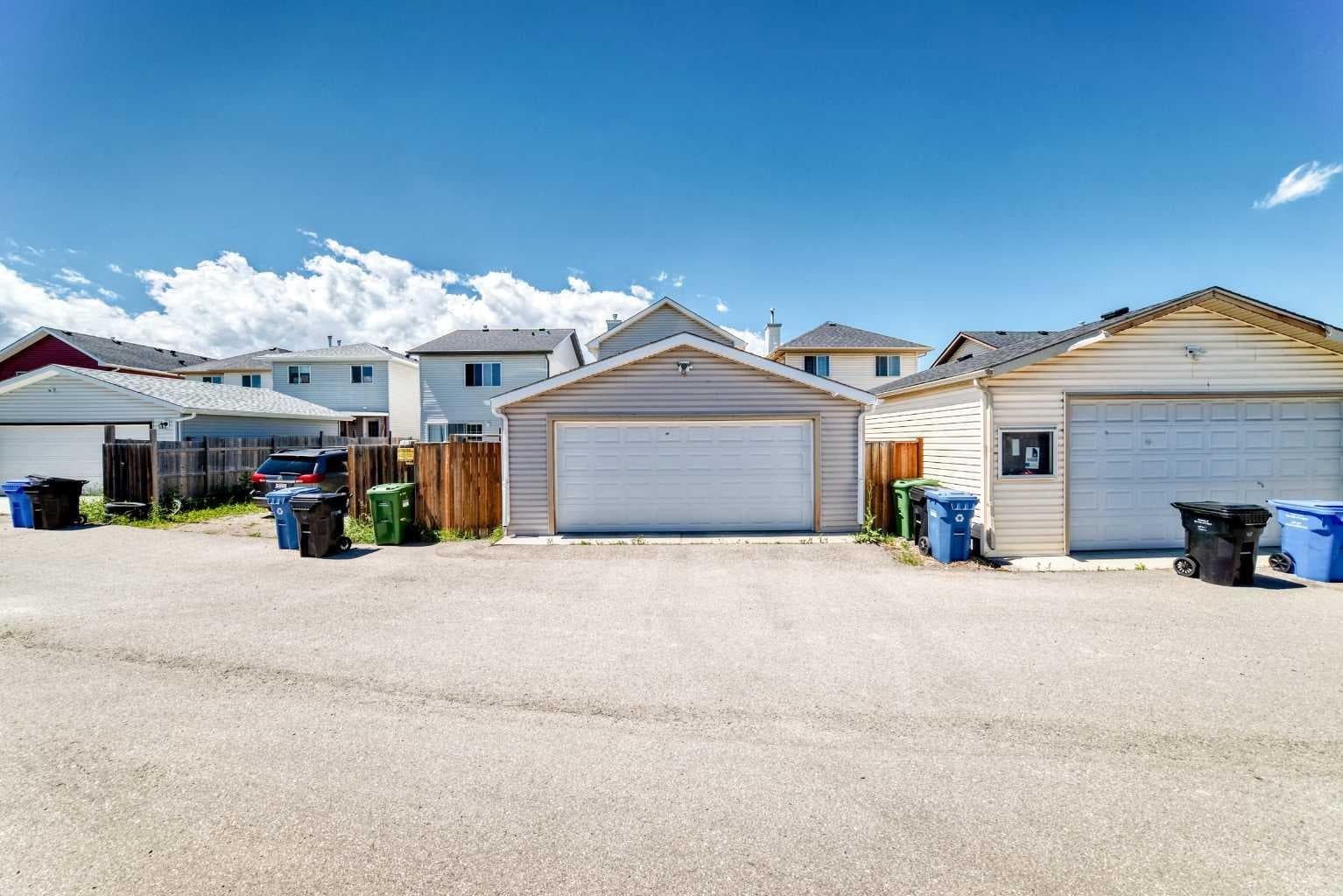 24 Taralake Road NE