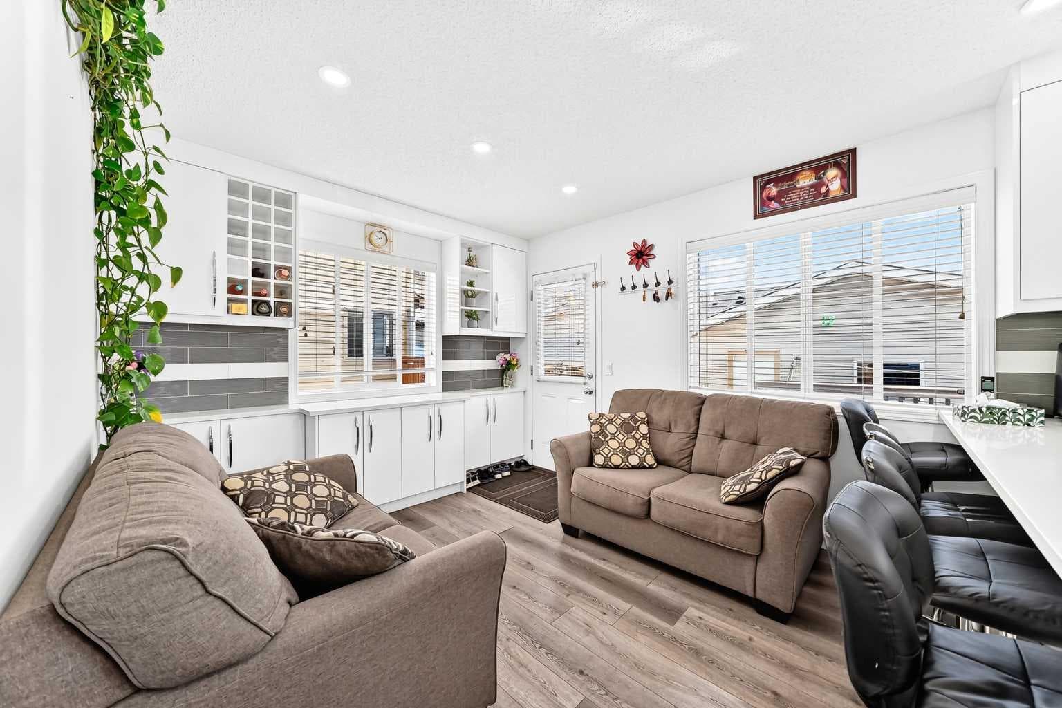 24 Taralake Road NE