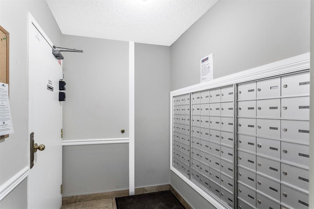 305, 290 Shawville Way SE