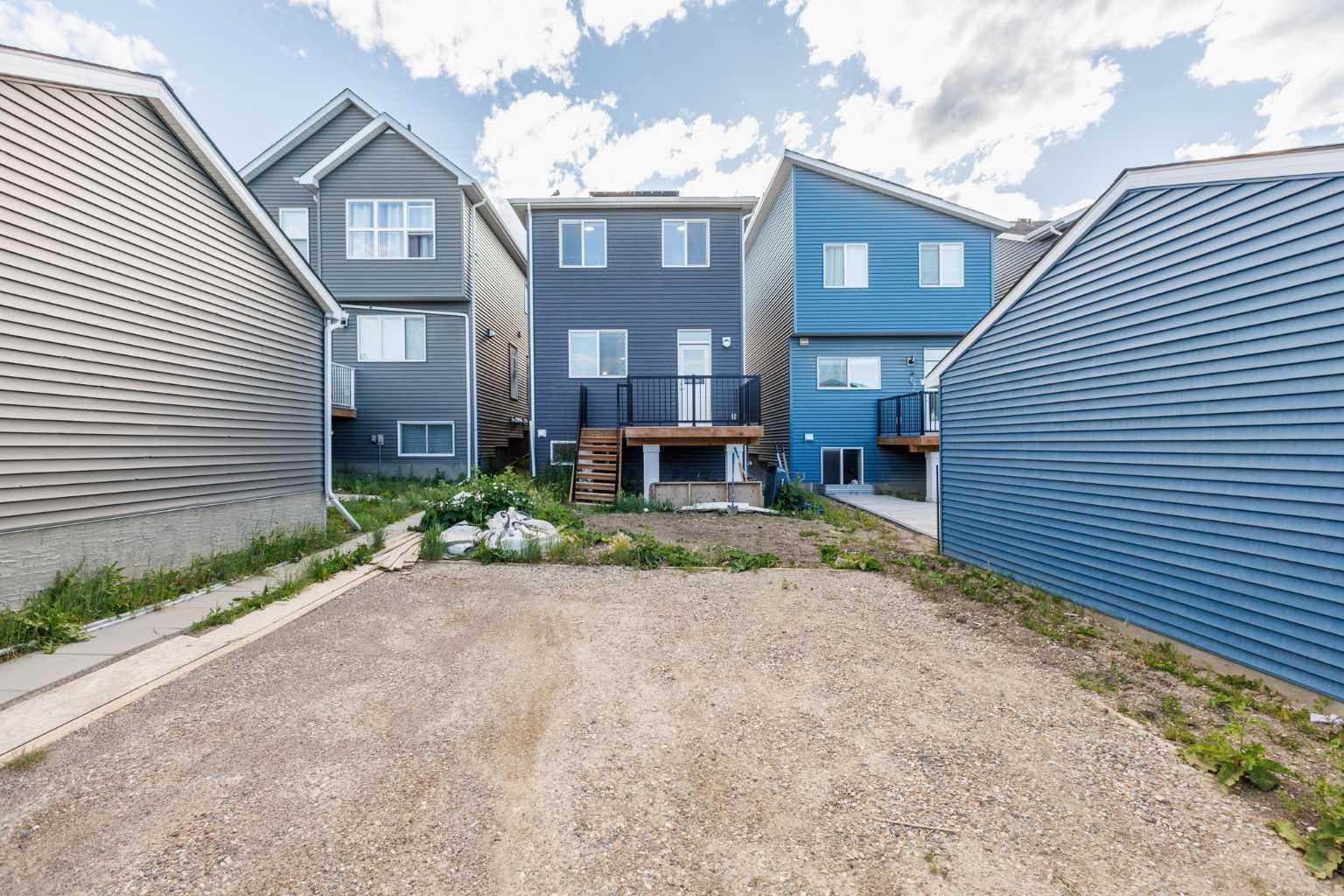 66 Aquila Way NW