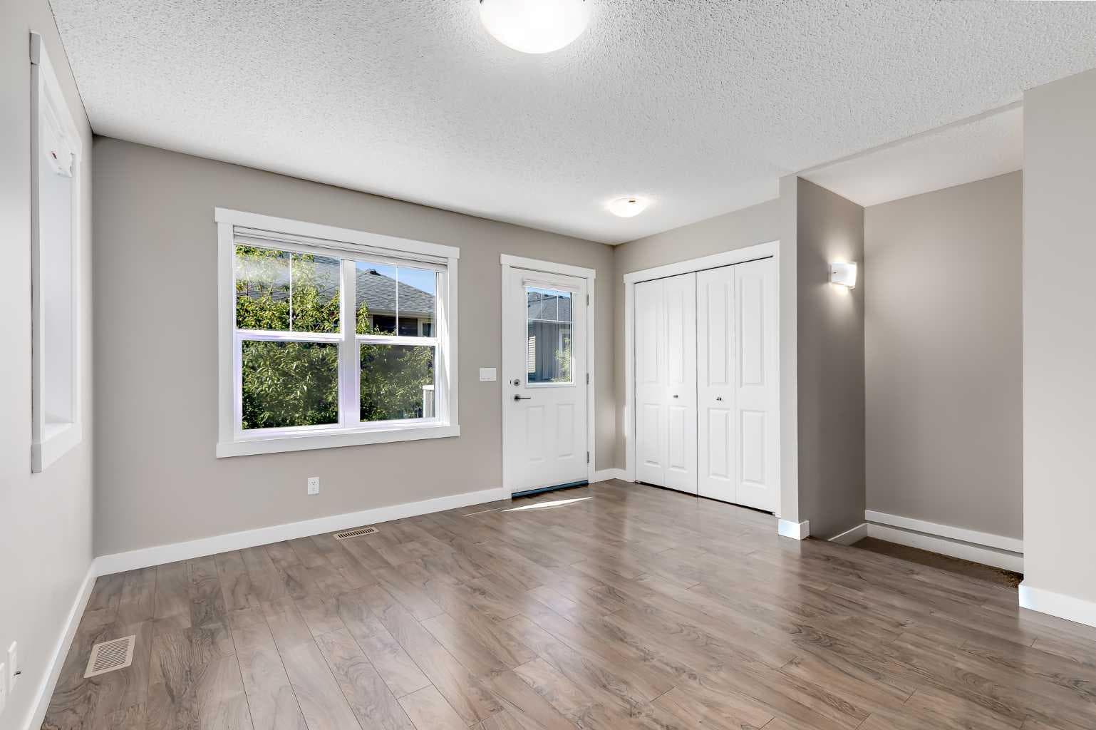 606, 1225 Kings Heights Way SE