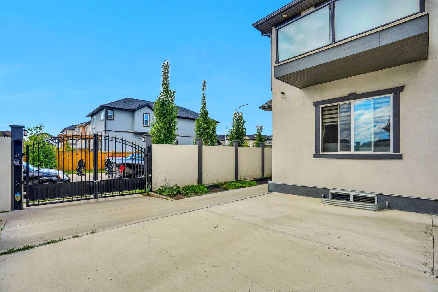 332 Saddlemont Boulevard NE