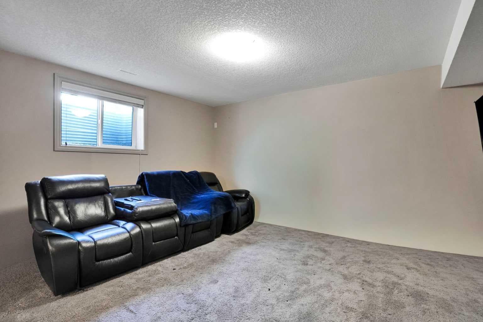 332 Saddlemont Boulevard NE