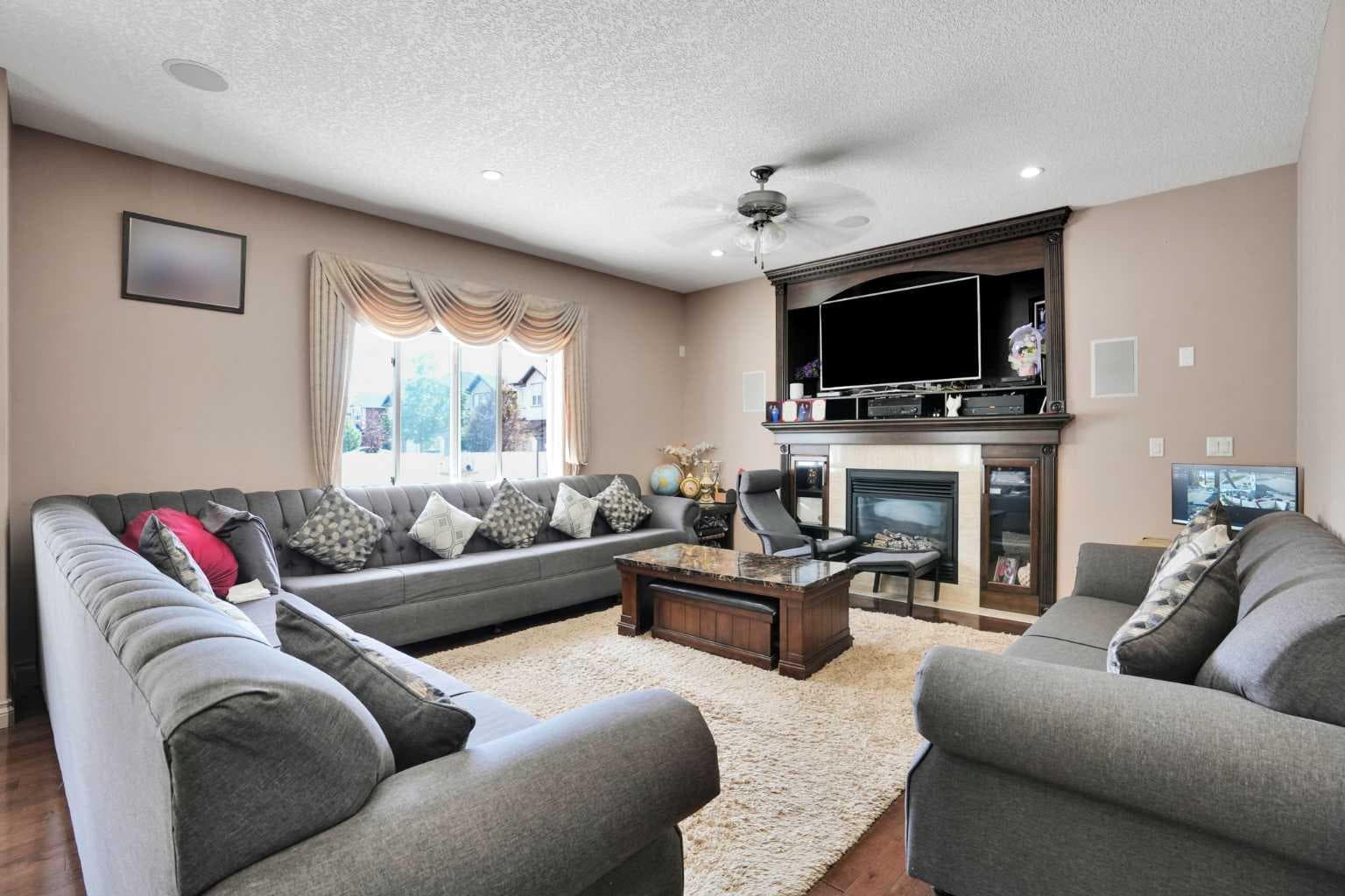 332 Saddlemont Boulevard NE