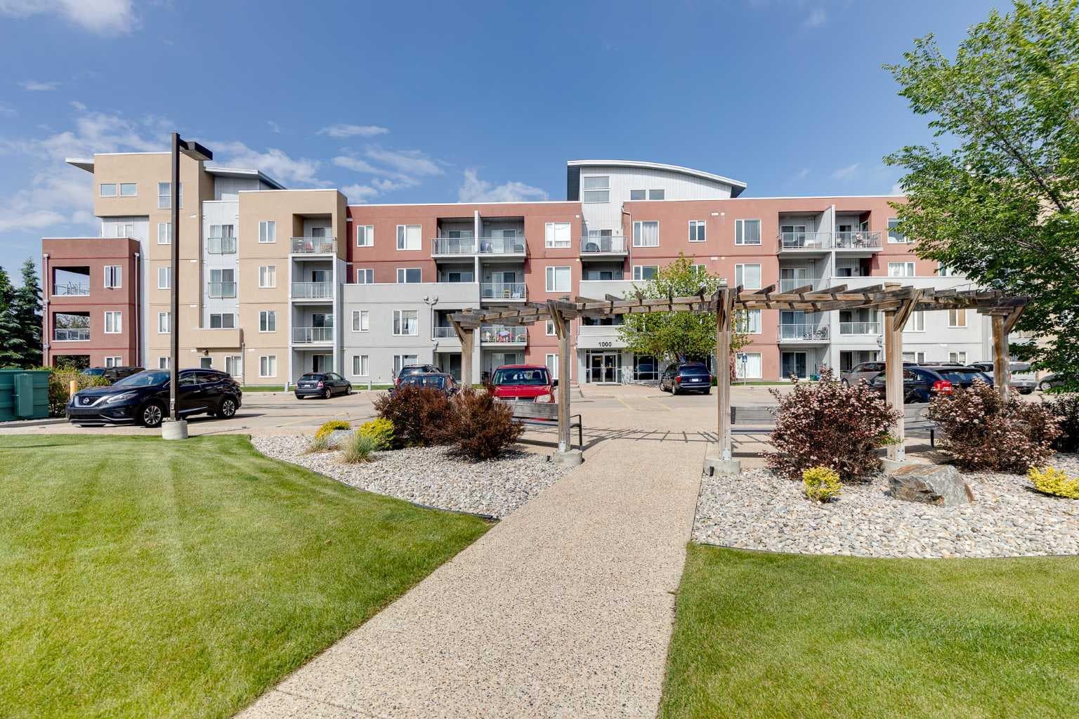 1318, 604 East Lake Boulevard NE