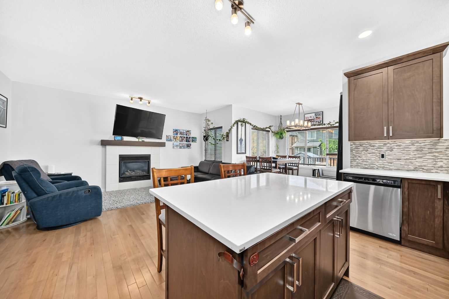 16 Sunrise Crescent 