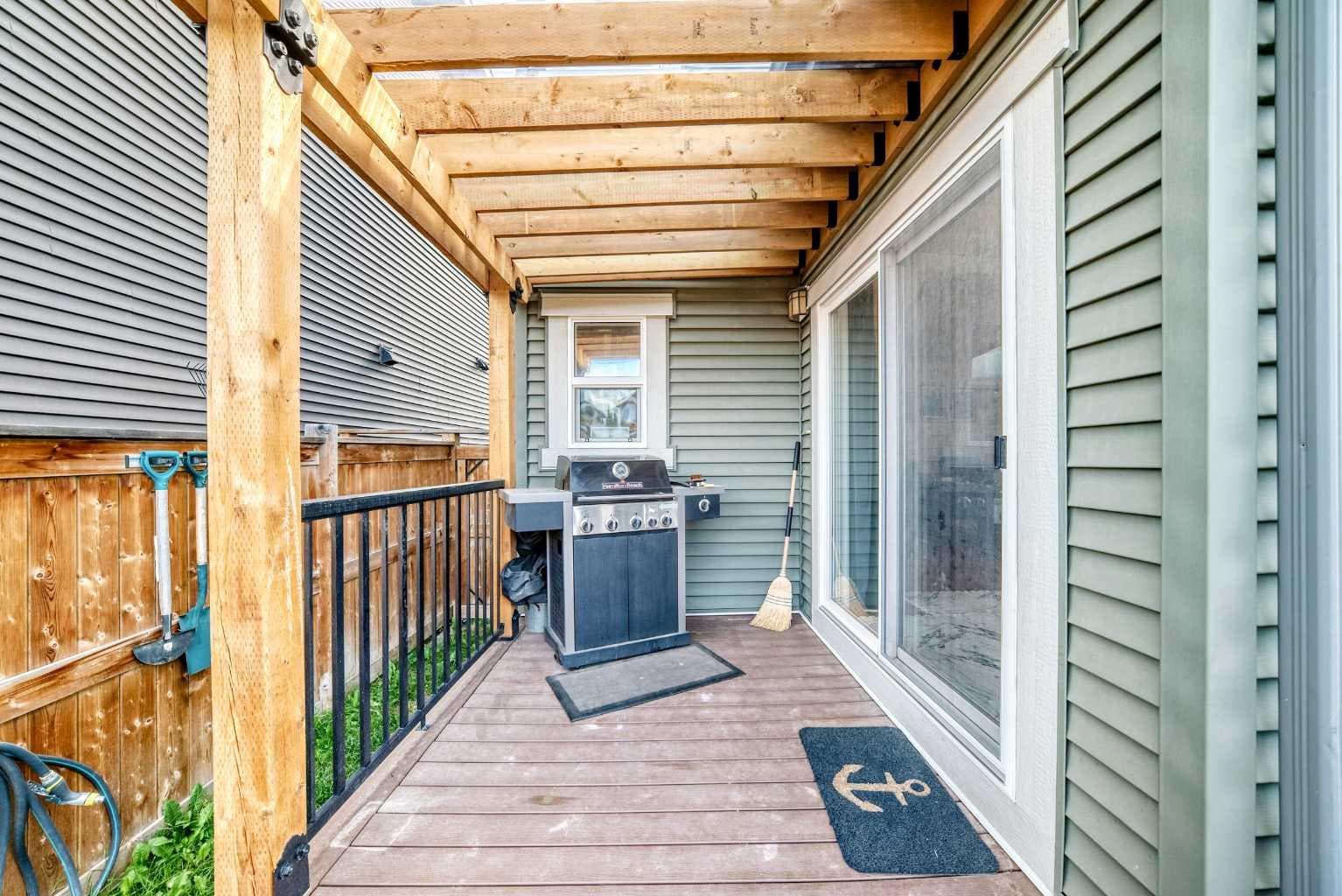 16 Sunrise Crescent 