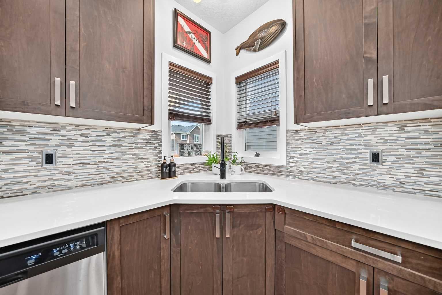 16 Sunrise Crescent 