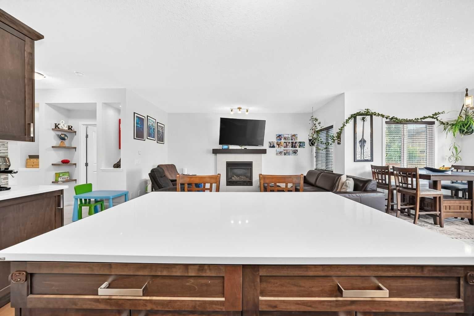 16 Sunrise Crescent 