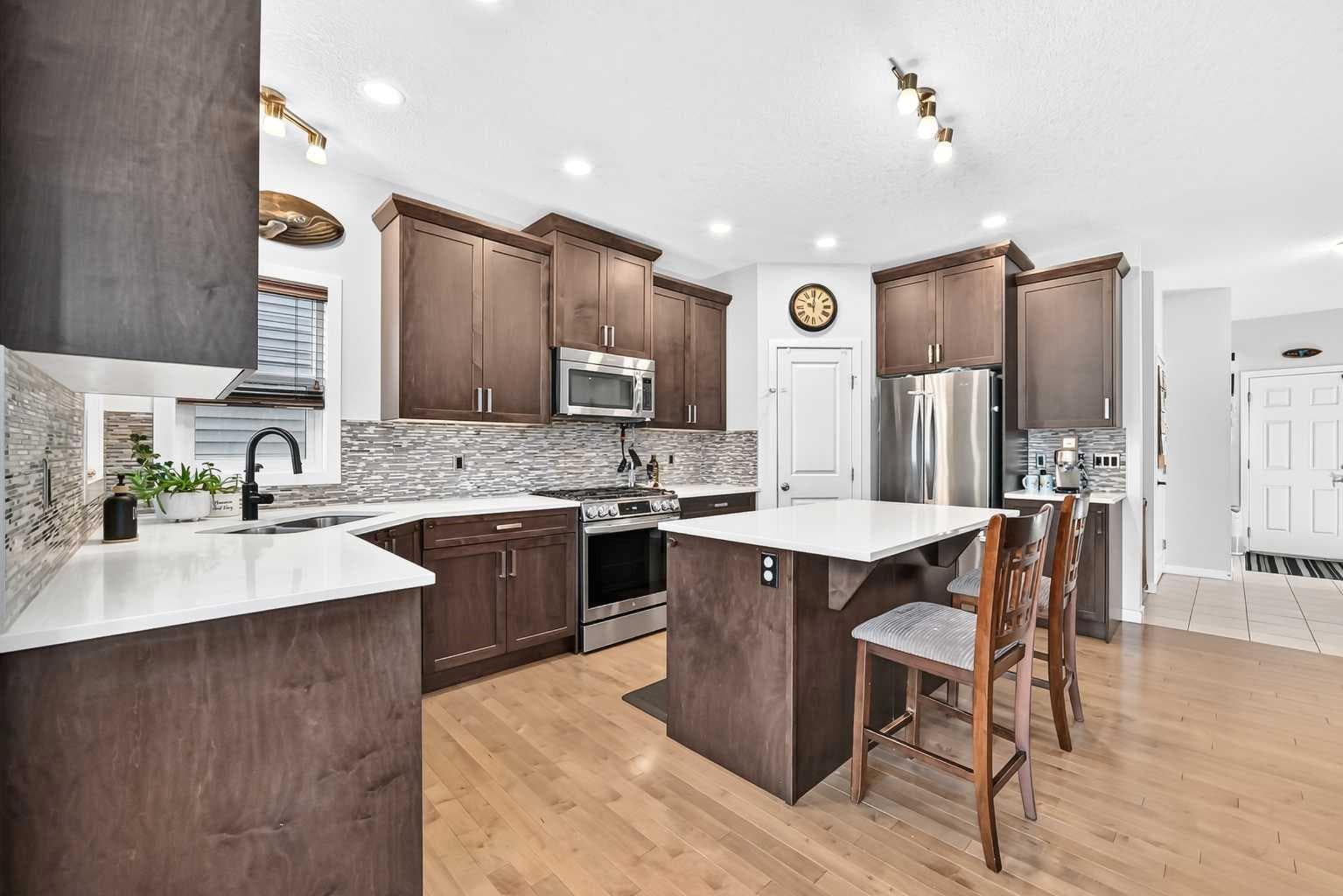 16 Sunrise Crescent 