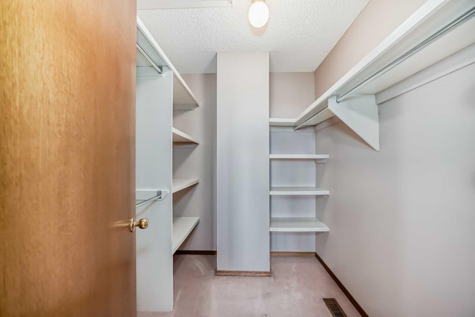 183 Christie Park Hill SW