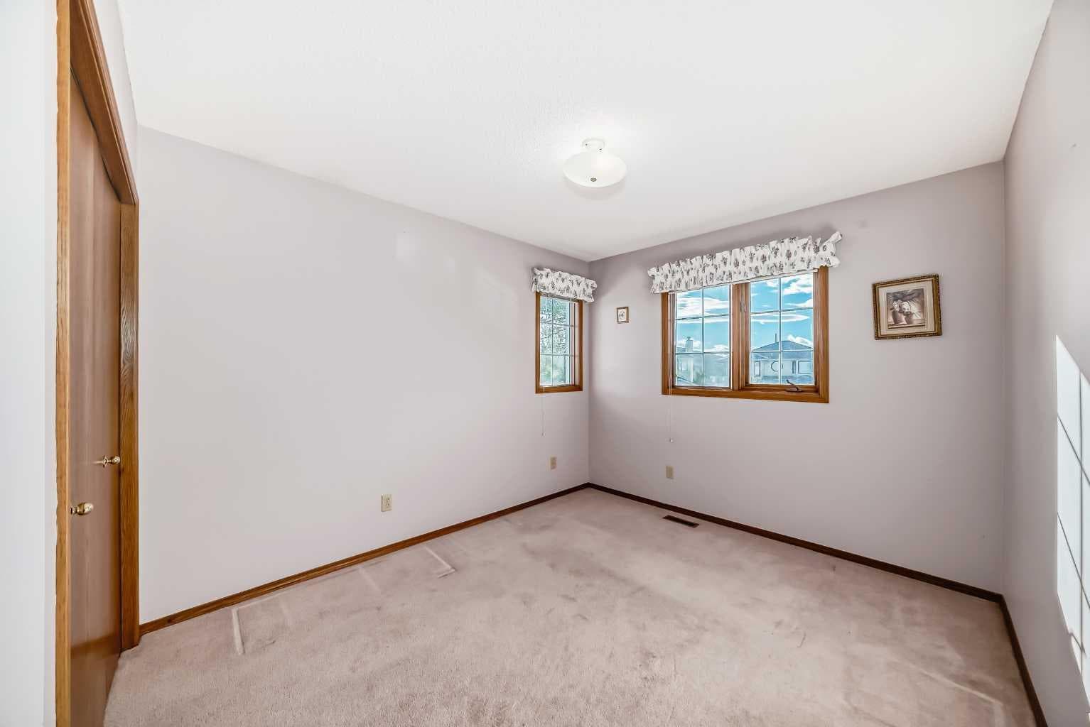183 Christie Park Hill SW