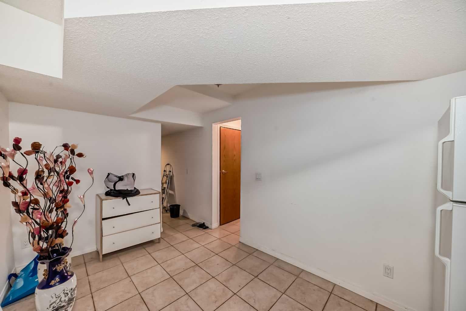 183 Christie Park Hill SW