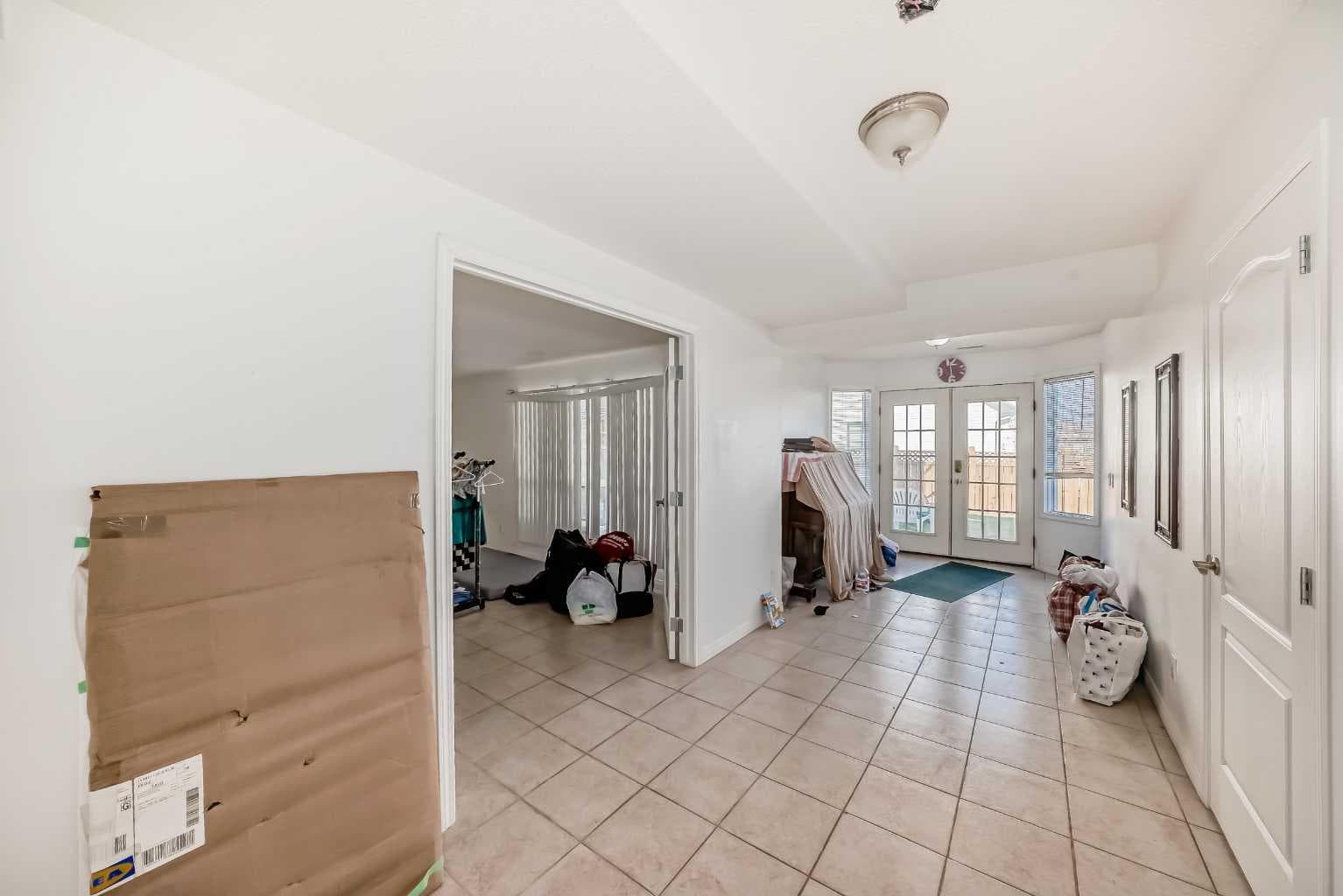 183 Christie Park Hill SW