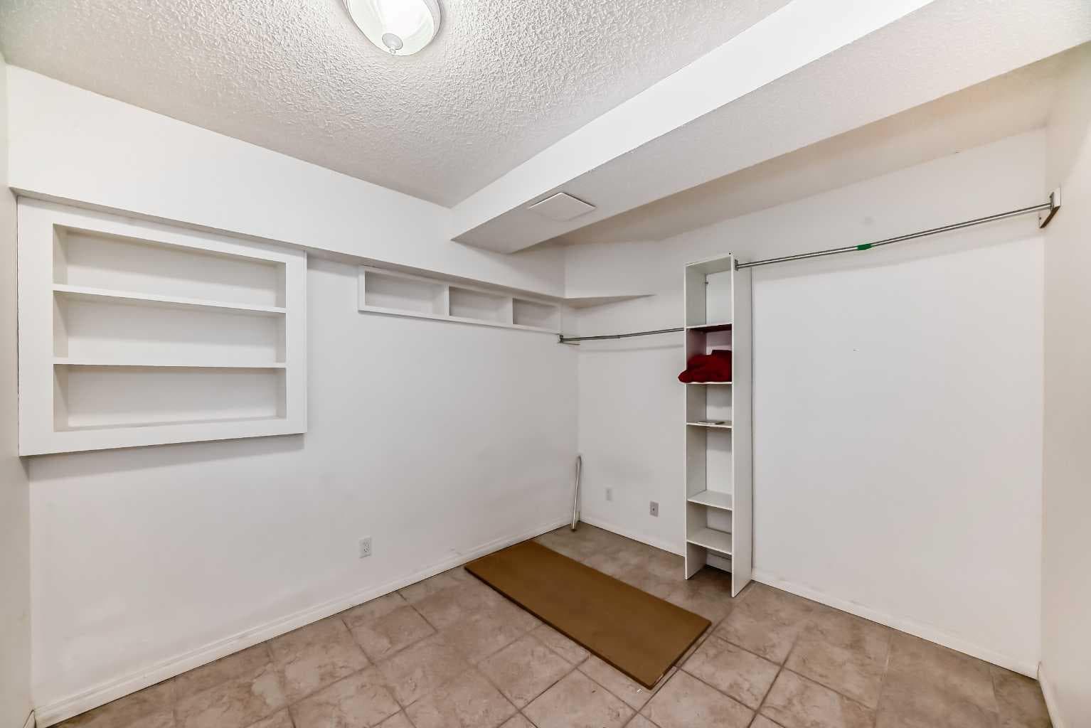 183 Christie Park Hill SW