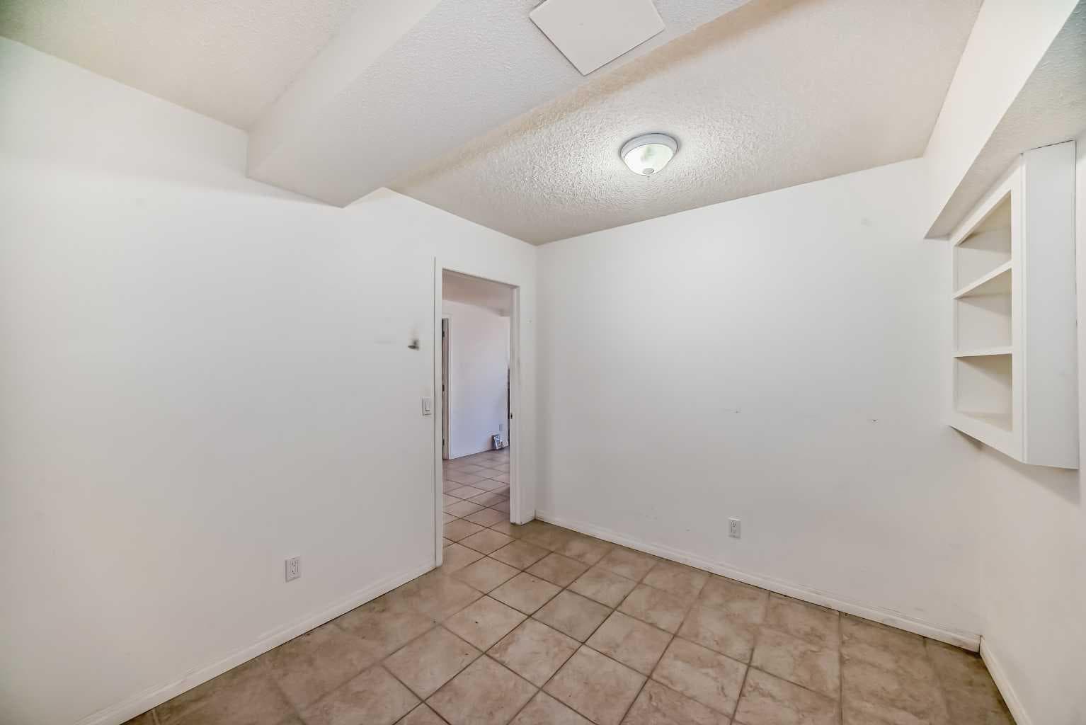 183 Christie Park Hill SW