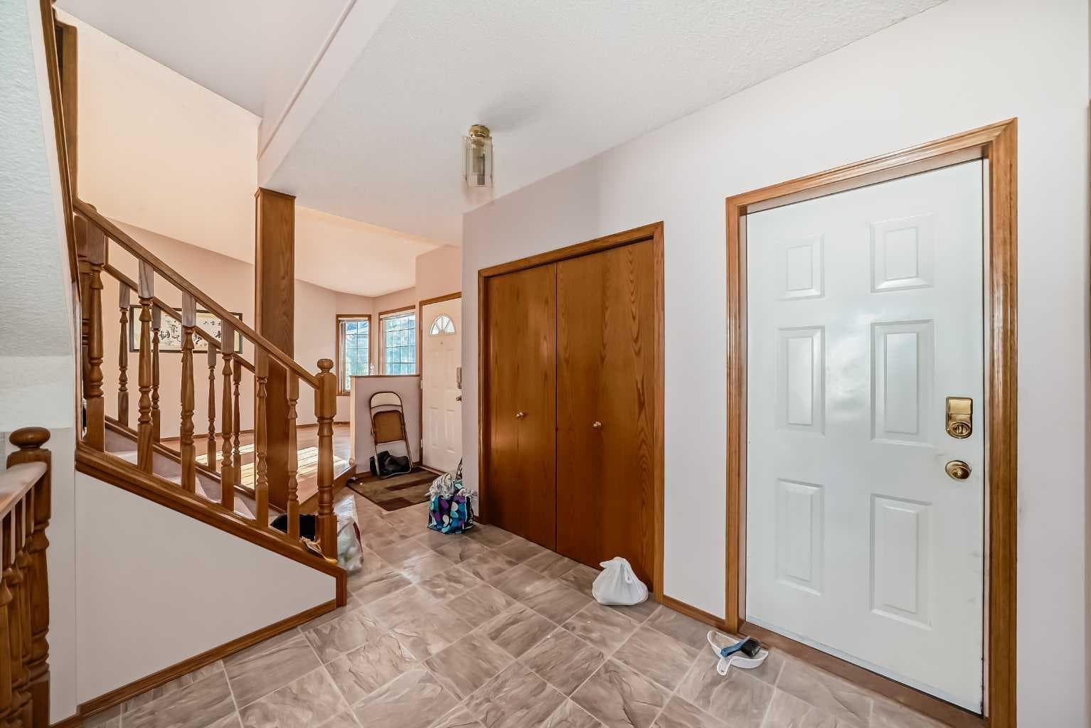 183 Christie Park Hill SW