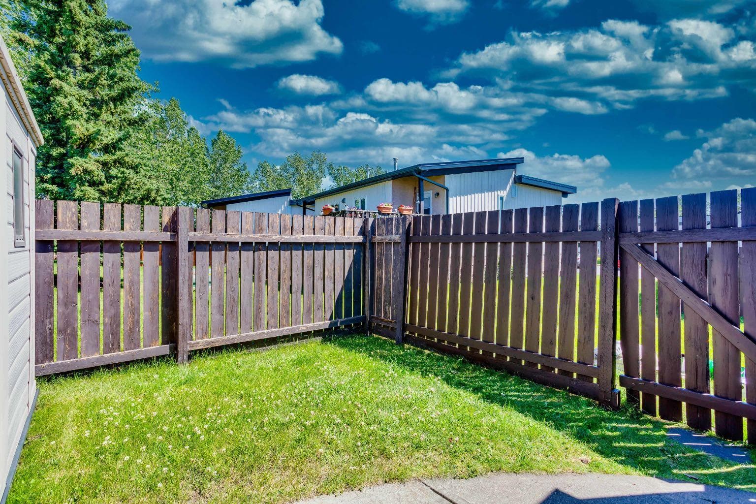 2634 Oakmoor Drive SW