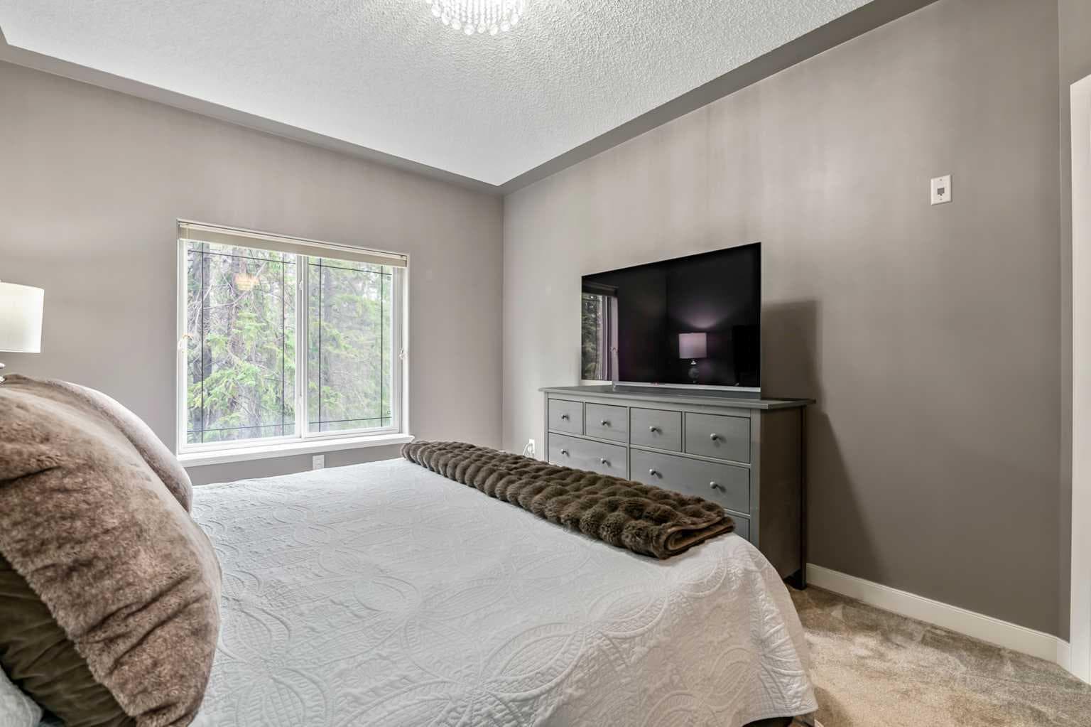 233, 20 Discovery Ridge Close SW