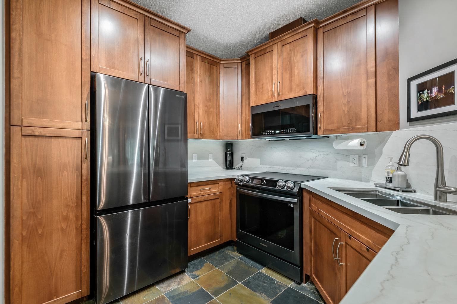 233, 20 Discovery Ridge Close SW