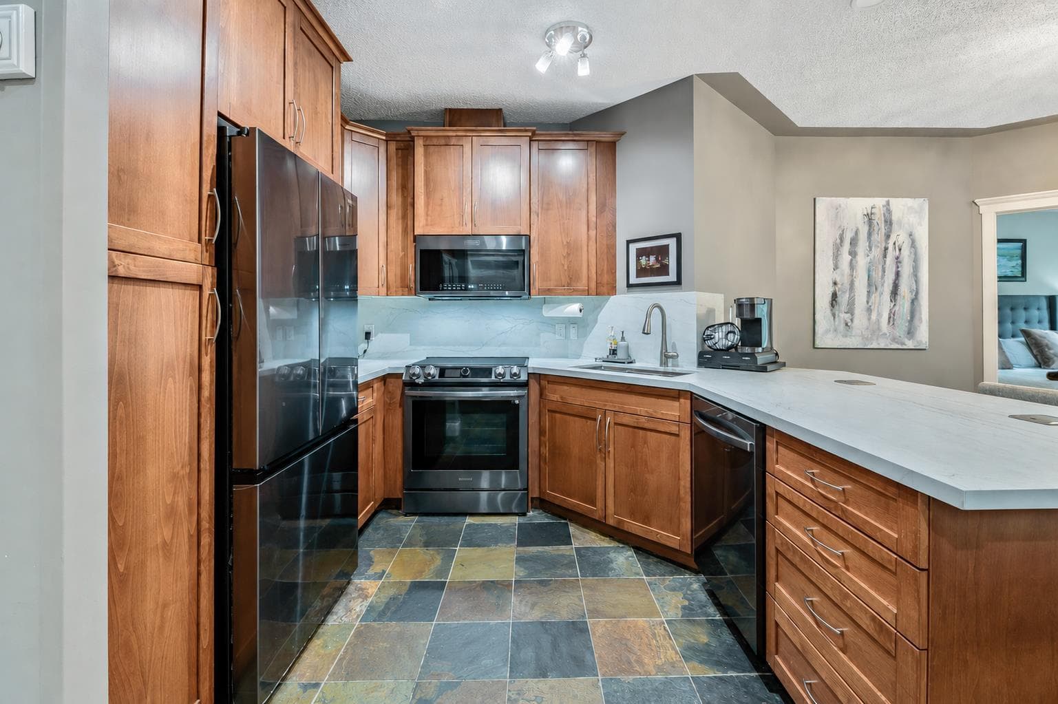 233, 20 Discovery Ridge Close SW