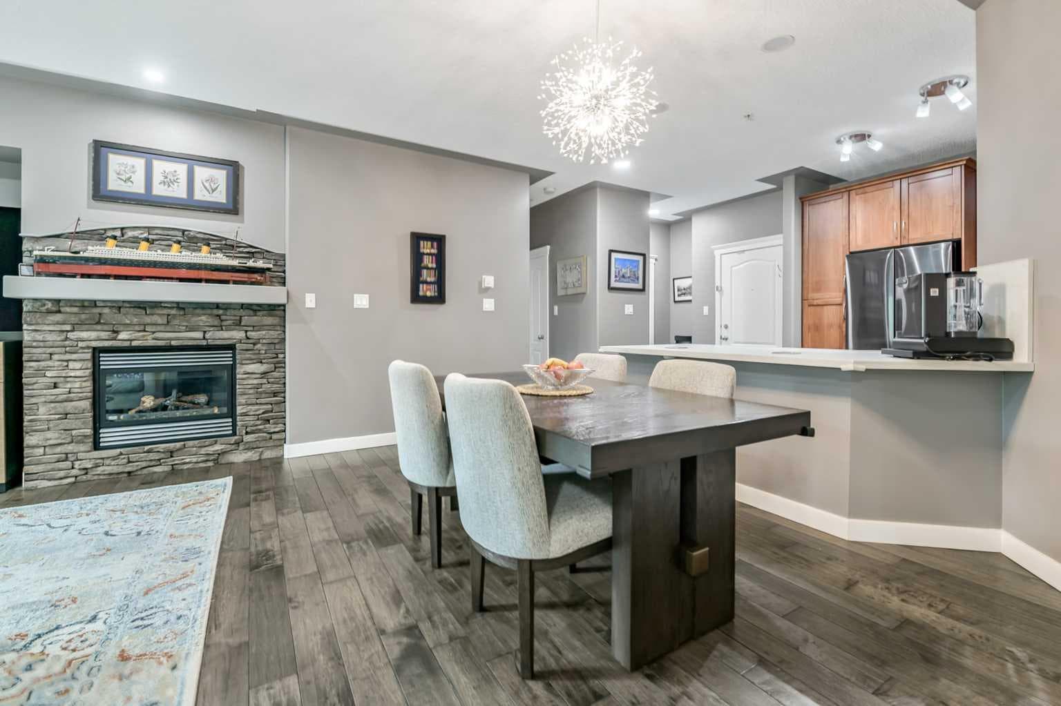 233, 20 Discovery Ridge Close SW