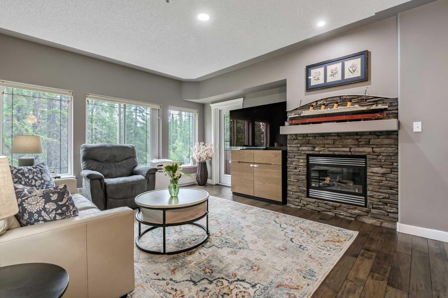 233, 20 Discovery Ridge Close SW