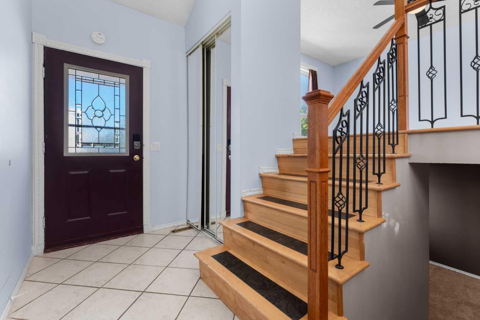 27 Elk Hill SE
