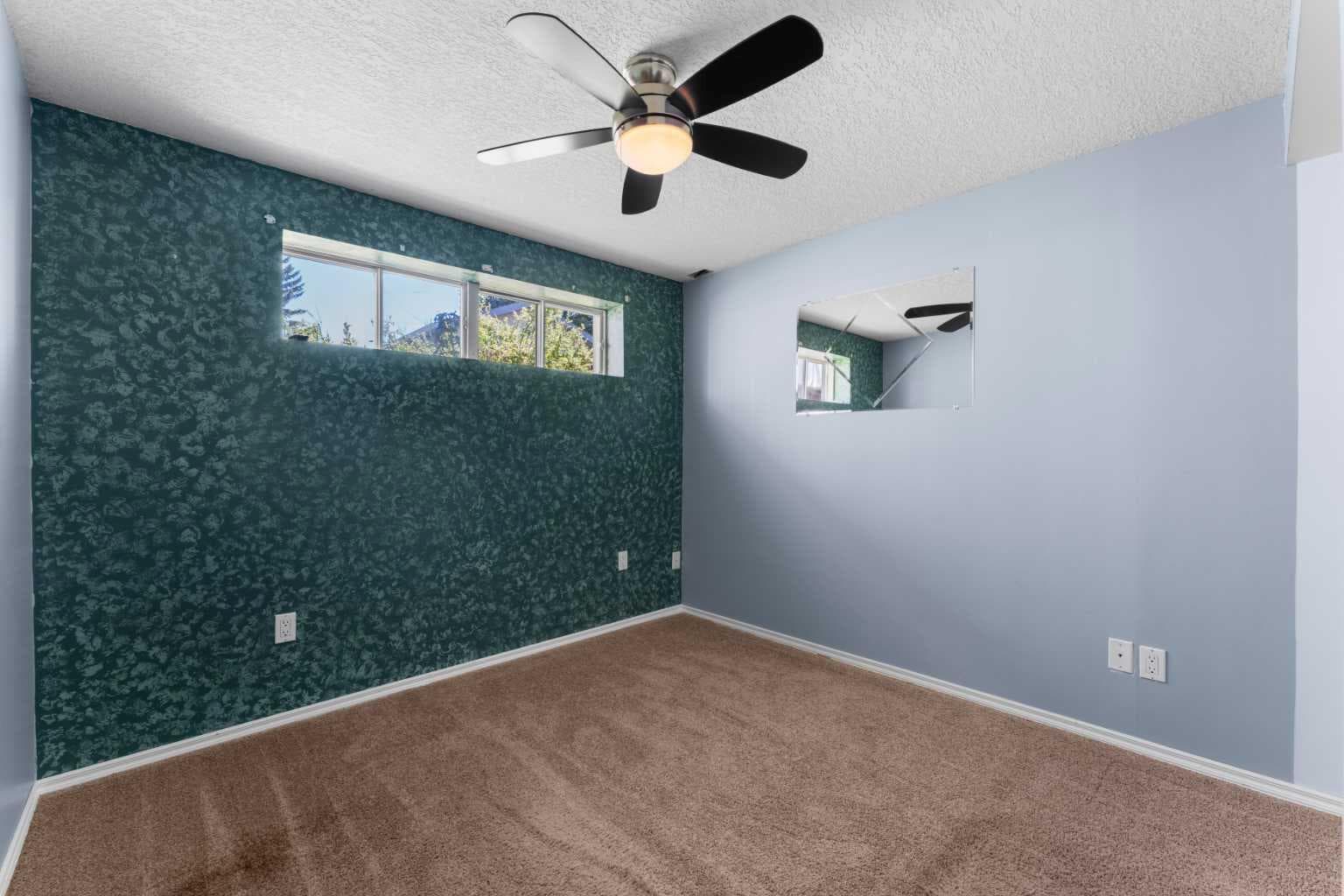 27 Elk Hill SE
